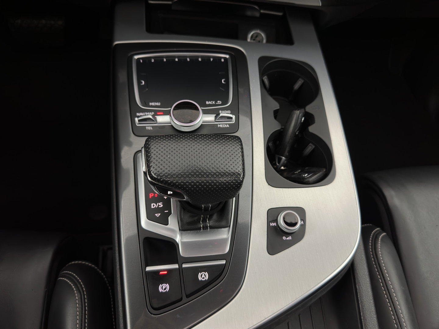 Audi Q7 3.0 TDI e-tron Quattro Sport (Plug-in) *PANO | LEATHER | FULL-LED | MEMORY-PACK | BOSE-AUDIO | CAMERA | DIGI-COCKPIT | HEATED-COMFORTSEATS | NAVI-FULLMAP | AIRSUSPENSION | PRIVACY-GLASS | SHIFTPADDLES | HEAD-UP | TOWBAR | 22''ALU*