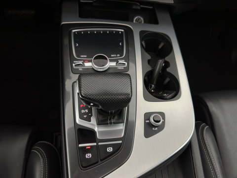 Audi Q7 3.0 TDI e-tron Quattro Sport (Plug-in) *PANO | LEATHER | FULL-LED | MEMORY-PACK | BOSE-AUDIO | CAMERA | DIGI-COCKPIT | HEATED-COMFORTSEATS | NAVI-FULLMAP | AIRSUSPENSION | PRIVACY-GLASS | SHIFTPADDLES | HEAD-UP | TOWBAR | 22''ALU*