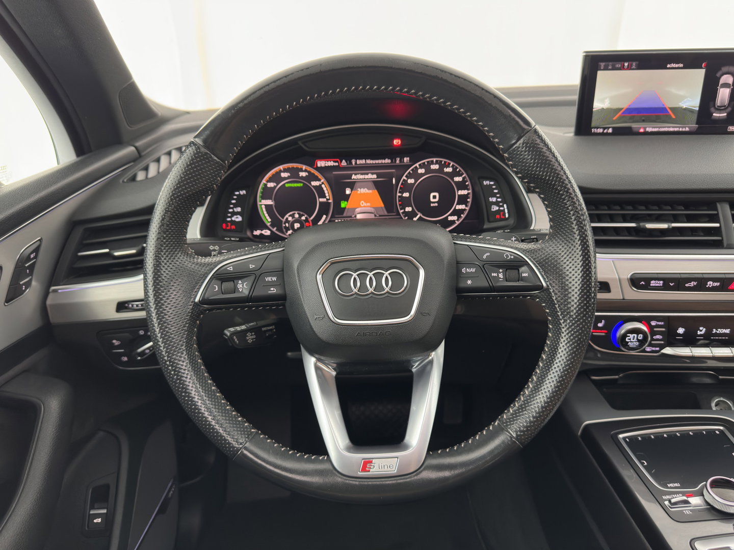 Audi Q7 3.0 TDI e-tron Quattro Sport (Plug-in) *PANO | LEATHER | FULL-LED | MEMORY-PACK | BOSE-AUDIO | CAMERA | DIGI-COCKPIT | HEATED-COMFORTSEATS | NAVI-FULLMAP | AIRSUSPENSION | PRIVACY-GLASS | SHIFTPADDLES | HEAD-UP | TOWBAR | 22''ALU*