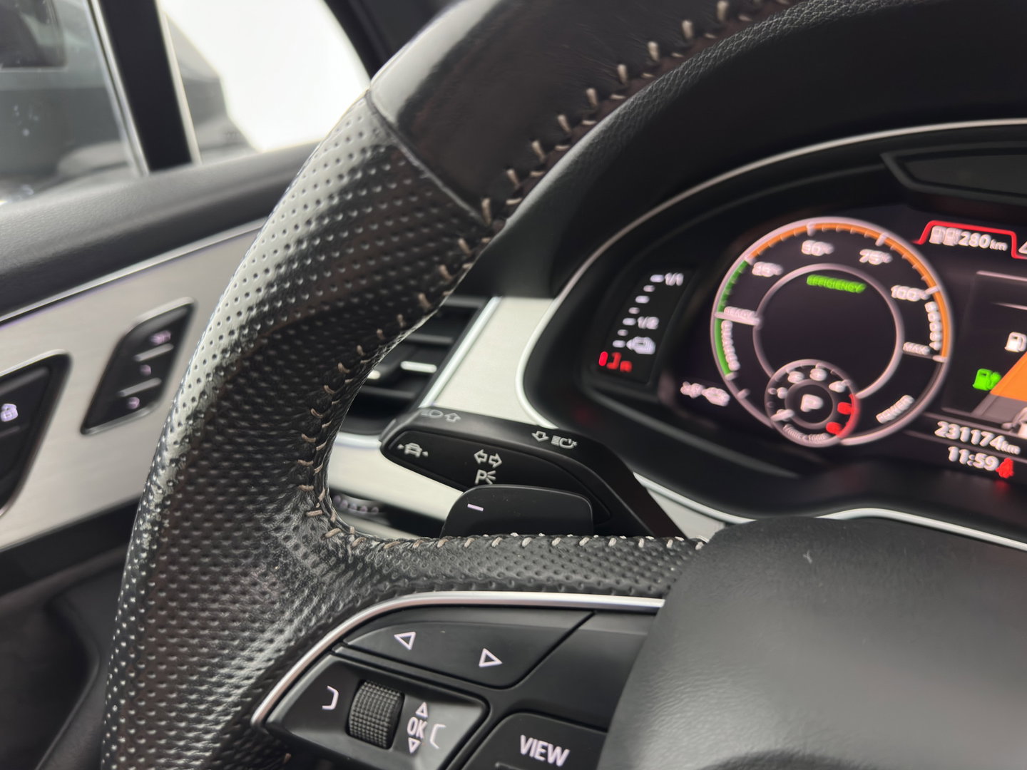 Audi Q7 3.0 TDI e-tron Quattro Sport (Plug-in) *PANO | LEATHER | FULL-LED | MEMORY-PACK | BOSE-AUDIO | CAMERA | DIGI-COCKPIT | HEATED-COMFORTSEATS | NAVI-FULLMAP | AIRSUSPENSION | PRIVACY-GLASS | SHIFTPADDLES | HEAD-UP | TOWBAR | 22''ALU*