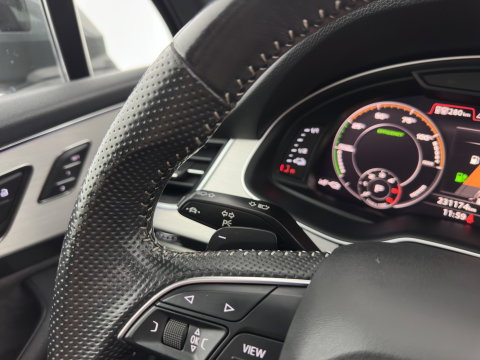 Audi Q7 3.0 TDI e-tron Quattro Sport (Plug-in) *PANO | LEATHER | FULL-LED | MEMORY-PACK | BOSE-AUDIO | CAMERA | DIGI-COCKPIT | HEATED-COMFORTSEATS | NAVI-FULLMAP | AIRSUSPENSION | PRIVACY-GLASS | SHIFTPADDLES | HEAD-UP | TOWBAR | 22''ALU*