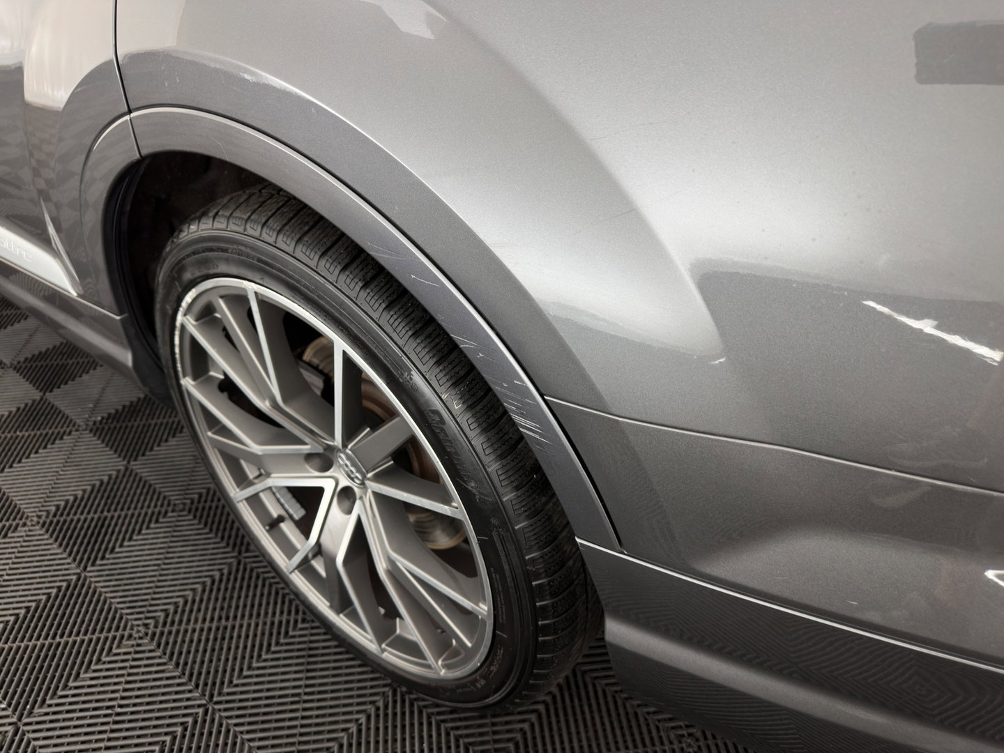 Audi Q7 3.0 TDI e-tron Quattro Sport (Plug-in) *PANO | LEATHER | FULL-LED | MEMORY-PACK | BOSE-AUDIO | CAMERA | DIGI-COCKPIT | HEATED-COMFORTSEATS | NAVI-FULLMAP | AIRSUSPENSION | PRIVACY-GLASS | SHIFTPADDLES | HEAD-UP | TOWBAR | 22''ALU*