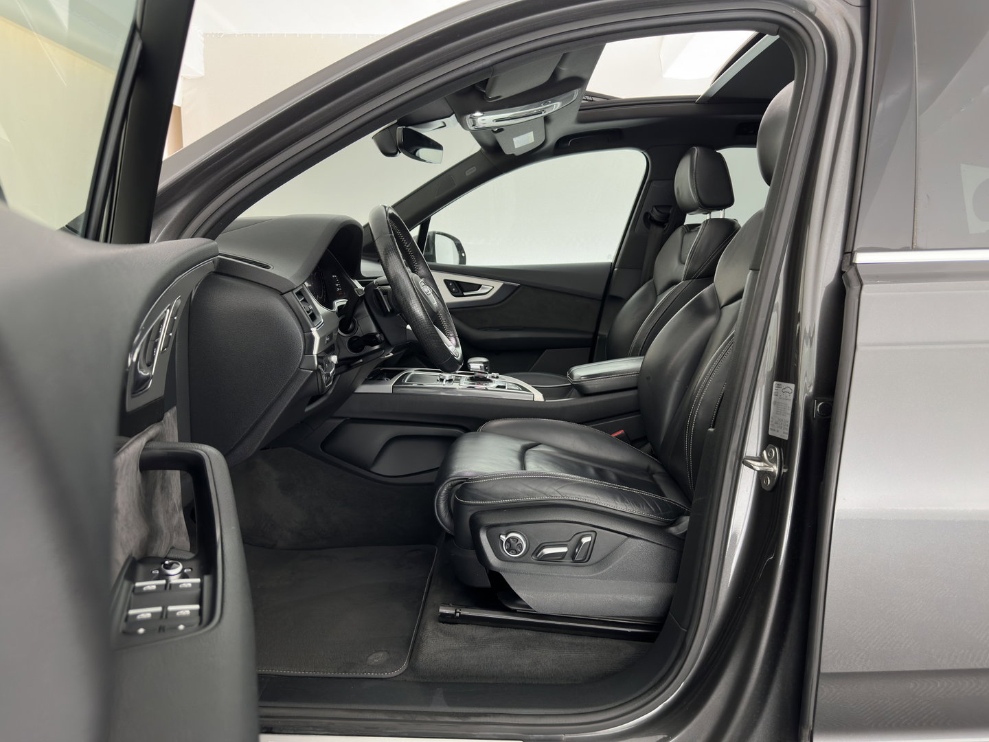 Audi Q7 3.0 TDI e-tron Quattro Sport (Plug-in) *PANO | LEATHER | FULL-LED | MEMORY-PACK | BOSE-AUDIO | CAMERA | DIGI-COCKPIT | HEATED-COMFORTSEATS | NAVI-FULLMAP | AIRSUSPENSION | PRIVACY-GLASS | SHIFTPADDLES | HEAD-UP | TOWBAR | 22''ALU*