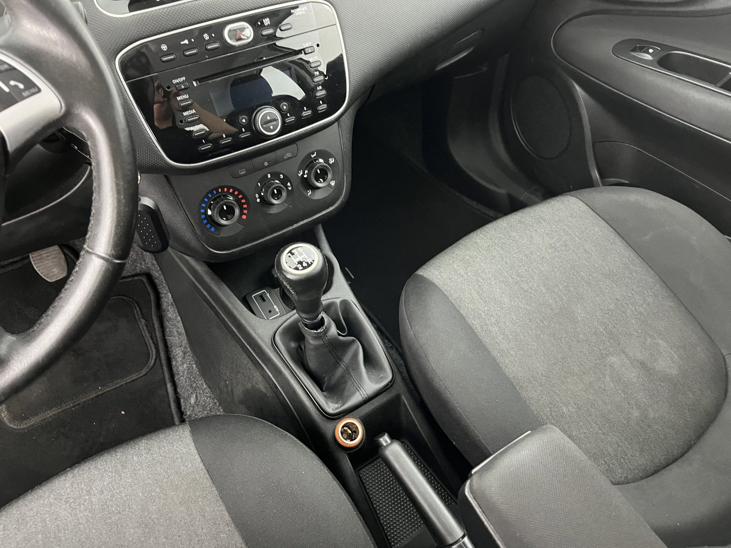 Fiat Punto Evo 1.3 M-Jet Street *AIRCO | CRUISE | COMFORTSEATS | RADIO-CD | 15''ALU*
