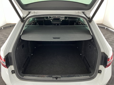 Škoda Superb Combi 1.5 TSI ACT Style Business (INCL-BTW) Aut. *LEATHER-MICROFIBRE | XENON | CANTON-AUDIO | MEMORY-PACK | NAVI-FULLMAP | CAMERA | KEYLESS | HEATED-COMFORTSEATS | PRIVACY-GLASS | SHIFTPADDLES | ECC | PDC | CRUISE | 18''ALU*