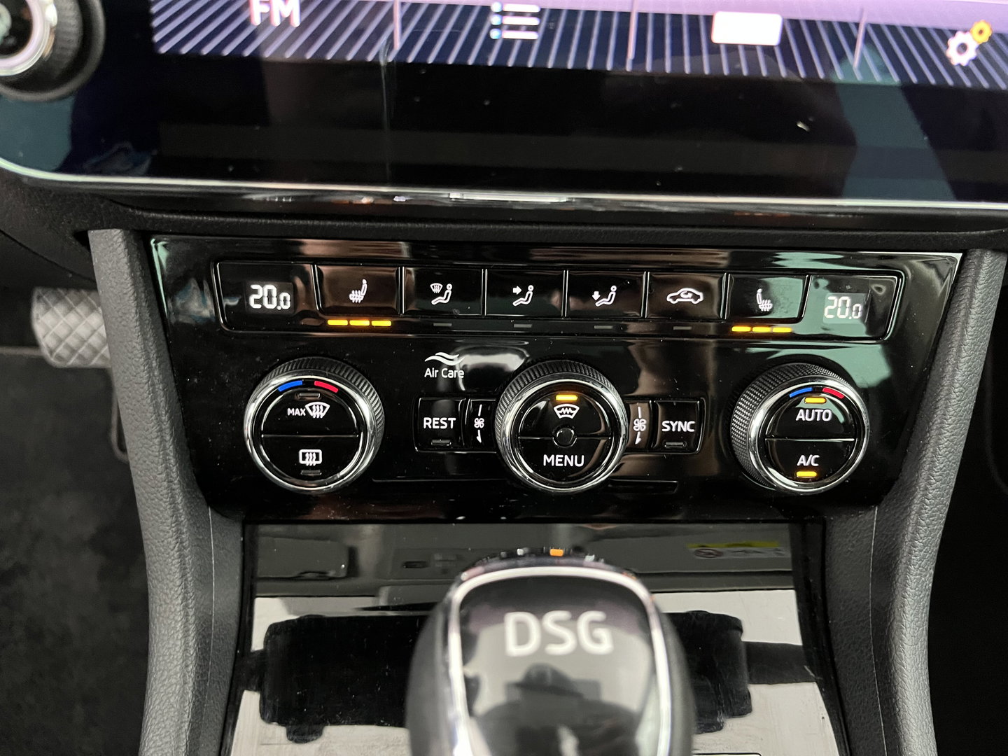 Škoda Superb Combi 1.5 TSI ACT Style Business (INCL-BTW) Aut. *LEATHER-MICROFIBRE | XENON | CANTON-AUDIO | MEMORY-PACK | NAVI-FULLMAP | CAMERA | KEYLESS | HEATED-COMFORTSEATS | PRIVACY-GLASS | SHIFTPADDLES | ECC | PDC | CRUISE | 18''ALU*