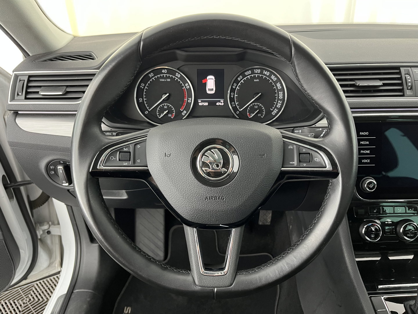 Škoda Superb Combi 1.5 TSI ACT Style Business (INCL-BTW) Aut. *LEATHER-MICROFIBRE | XENON | CANTON-AUDIO | MEMORY-PACK | NAVI-FULLMAP | CAMERA | KEYLESS | HEATED-COMFORTSEATS | PRIVACY-GLASS | SHIFTPADDLES | ECC | PDC | CRUISE | 18''ALU*