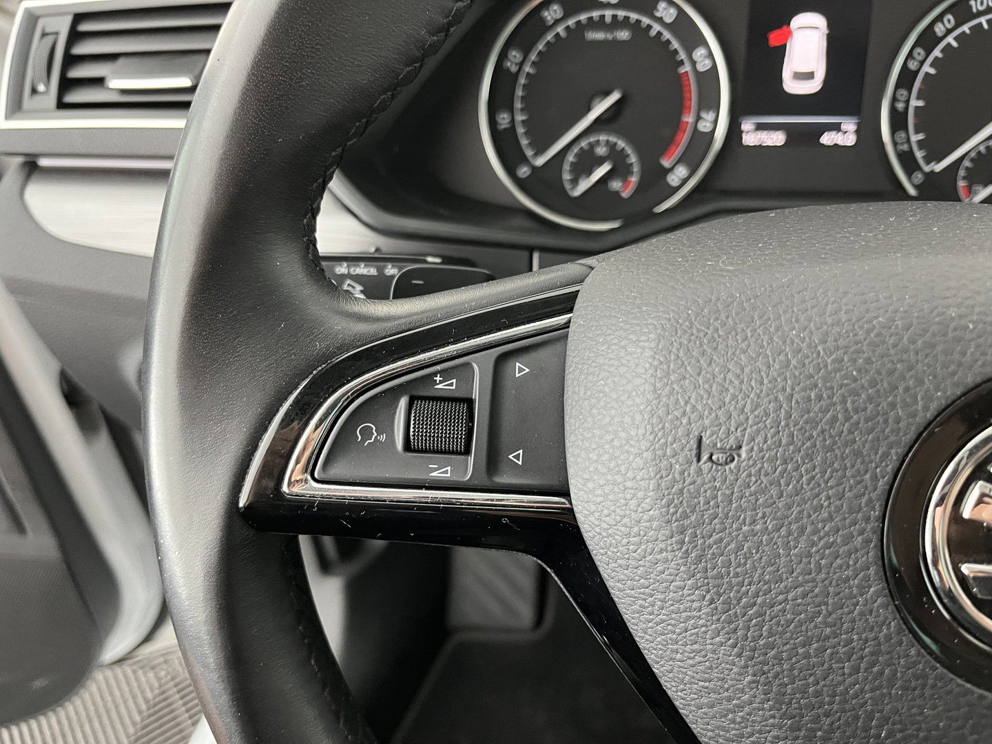 Škoda Superb Combi 1.5 TSI ACT Style Business (INCL-BTW) Aut. *LEATHER-MICROFIBRE | XENON | CANTON-AUDIO | MEMORY-PACK | NAVI-FULLMAP | CAMERA | KEYLESS | HEATED-COMFORTSEATS | PRIVACY-GLASS | SHIFTPADDLES | ECC | PDC | CRUISE | 18''ALU*