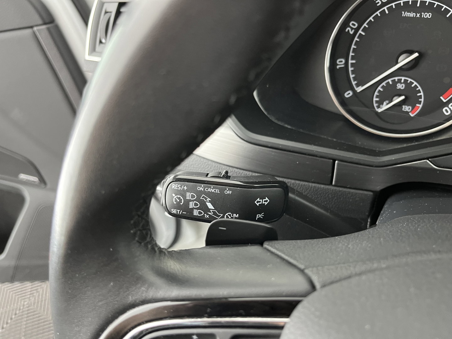 Škoda Superb Combi 1.5 TSI ACT Style Business (INCL-BTW) Aut. *LEATHER-MICROFIBRE | XENON | CANTON-AUDIO | MEMORY-PACK | NAVI-FULLMAP | CAMERA | KEYLESS | HEATED-COMFORTSEATS | PRIVACY-GLASS | SHIFTPADDLES | ECC | PDC | CRUISE | 18''ALU*