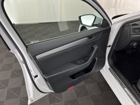 Škoda Superb Combi 1.5 TSI ACT Style Business (INCL-BTW) Aut. *LEATHER-MICROFIBRE | XENON | CANTON-AUDIO | MEMORY-PACK | NAVI-FULLMAP | CAMERA | KEYLESS | HEATED-COMFORTSEATS | PRIVACY-GLASS | SHIFTPADDLES | ECC | PDC | CRUISE | 18''ALU*