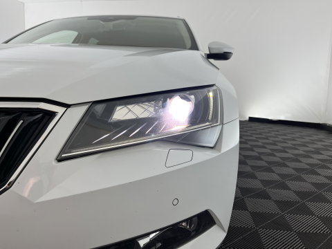 Škoda Superb Combi 1.5 TSI ACT Style Business (INCL-BTW) Aut. *LEATHER-MICROFIBRE | XENON | CANTON-AUDIO | MEMORY-PACK | NAVI-FULLMAP | CAMERA | KEYLESS | HEATED-COMFORTSEATS | PRIVACY-GLASS | SHIFTPADDLES | ECC | PDC | CRUISE | 18''ALU*