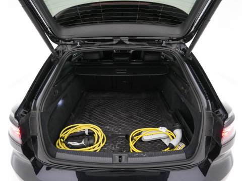 Volkswagen Arteon Shooting Brake 1.4 TSI eHybrid R-Line Business (Plug-in) {SoH-90%} (INCL-BTW) *PANO | LEATHER-ARTVELOURS | FULL-LED | CAMERA | ADAPTIVE-CRUISE | HEATED-SPORTSEATS | KEYLESS | NAVI-FULLMAP | PRIVACYGLASS | SHIFTPADDLES | DIGI-COCKPIT | TOWBAR | 18''ALU*