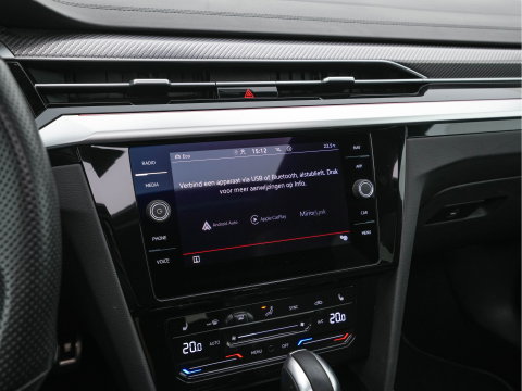 Volkswagen Arteon Shooting Brake 1.4 TSI eHybrid R-Line Business (Plug-in) {SoH-90%} (INCL-BTW) *PANO | LEATHER-ARTVELOURS | FULL-LED | CAMERA | ADAPTIVE-CRUISE | HEATED-SPORTSEATS | KEYLESS | NAVI-FULLMAP | PRIVACYGLASS | SHIFTPADDLES | DIGI-COCKPIT | TOWBAR | 18''ALU*