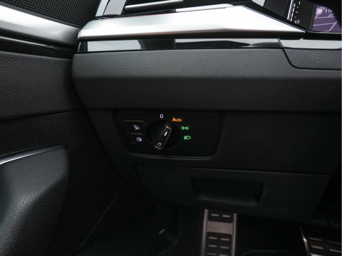 Volkswagen Arteon Shooting Brake 1.4 TSI eHybrid R-Line Business (Plug-in) {SoH-90%} (INCL-BTW) *PANO | LEATHER-ARTVELOURS | FULL-LED | CAMERA | ADAPTIVE-CRUISE | HEATED-SPORTSEATS | KEYLESS | NAVI-FULLMAP | PRIVACYGLASS | SHIFTPADDLES | DIGI-COCKPIT | TOWBAR | 18''ALU*