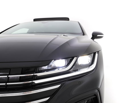 Volkswagen Arteon Shooting Brake 1.4 TSI eHybrid R-Line Business (Plug-in) {SoH-90%} (INCL-BTW) *PANO | LEATHER-ARTVELOURS | FULL-LED | CAMERA | ADAPTIVE-CRUISE | HEATED-SPORTSEATS | KEYLESS | NAVI-FULLMAP | PRIVACYGLASS | SHIFTPADDLES | DIGI-COCKPIT | TOWBAR | 18''ALU*