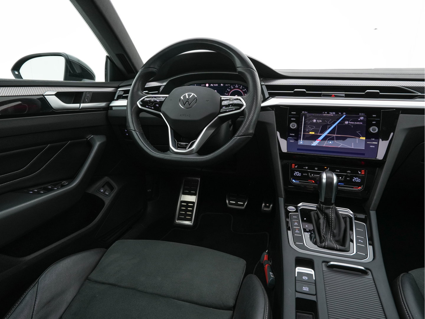 Volkswagen Arteon Shooting Brake 1.4 TSI eHybrid R-Line Business (Plug-in) {SoH-90%} (INCL-BTW) *PANO | LEATHER-ARTVELOURS | FULL-LED | CAMERA | ADAPTIVE-CRUISE | HEATED-SPORTSEATS | KEYLESS | NAVI-FULLMAP | PRIVACYGLASS | SHIFTPADDLES | DIGI-COCKPIT | TOWBAR | 18''ALU*