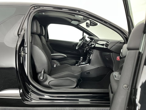 DS DS 3 1.2 PureTech So Chic *AIRCO | CRUISE | SPORTSEATS | PRIVACY-GLASS | PDC | RADIO-CD | 16''ALU*