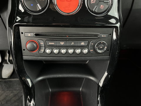 DS DS 3 1.2 PureTech So Chic *AIRCO | CRUISE | SPORTSEATS | PRIVACY-GLASS | PDC | RADIO-CD | 16''ALU*
