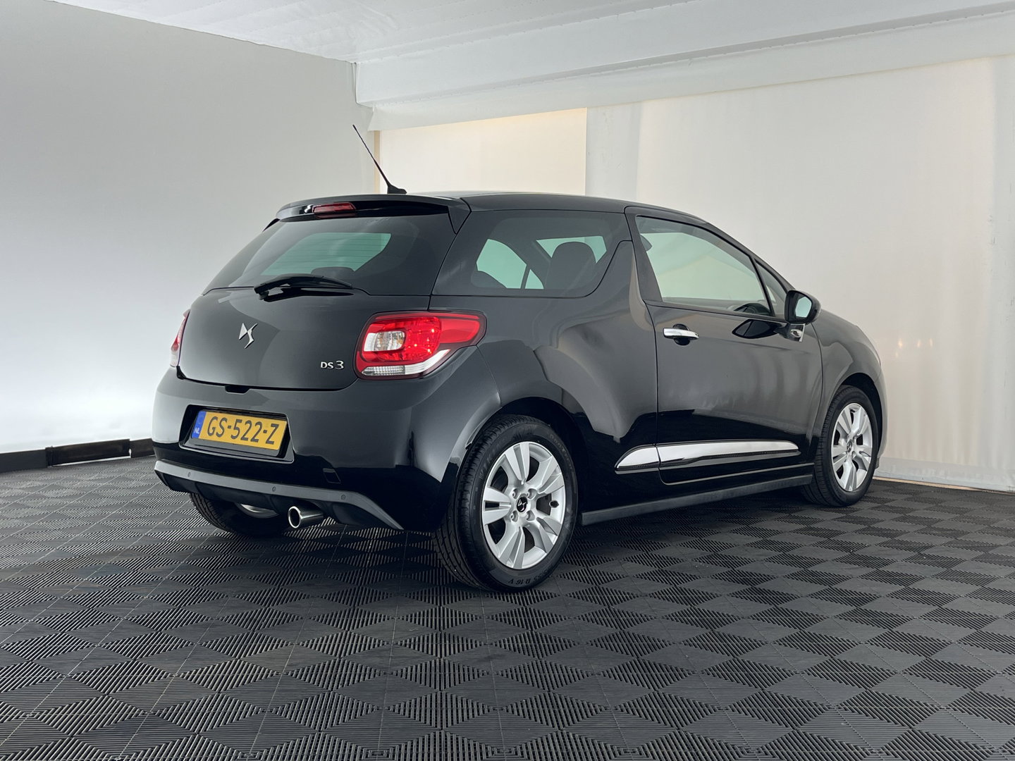 DS DS 3 1.2 PureTech So Chic *AIRCO | CRUISE | SPORTSEATS | PRIVACY-GLASS | PDC | RADIO-CD | 16''ALU*