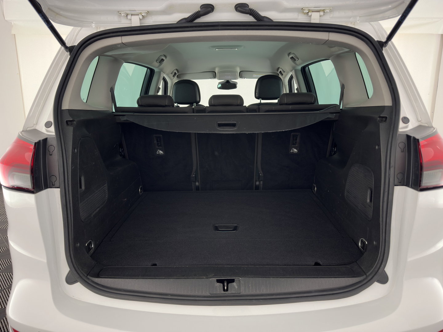 Opel Zafira Tourer 1.6 CDTI Business+ *NAVI-FULLMAP | SPORTSEATS | PRIVACY-GLASS | ECC | PDC | CRUISE | TOWBAR | 16''ALU*