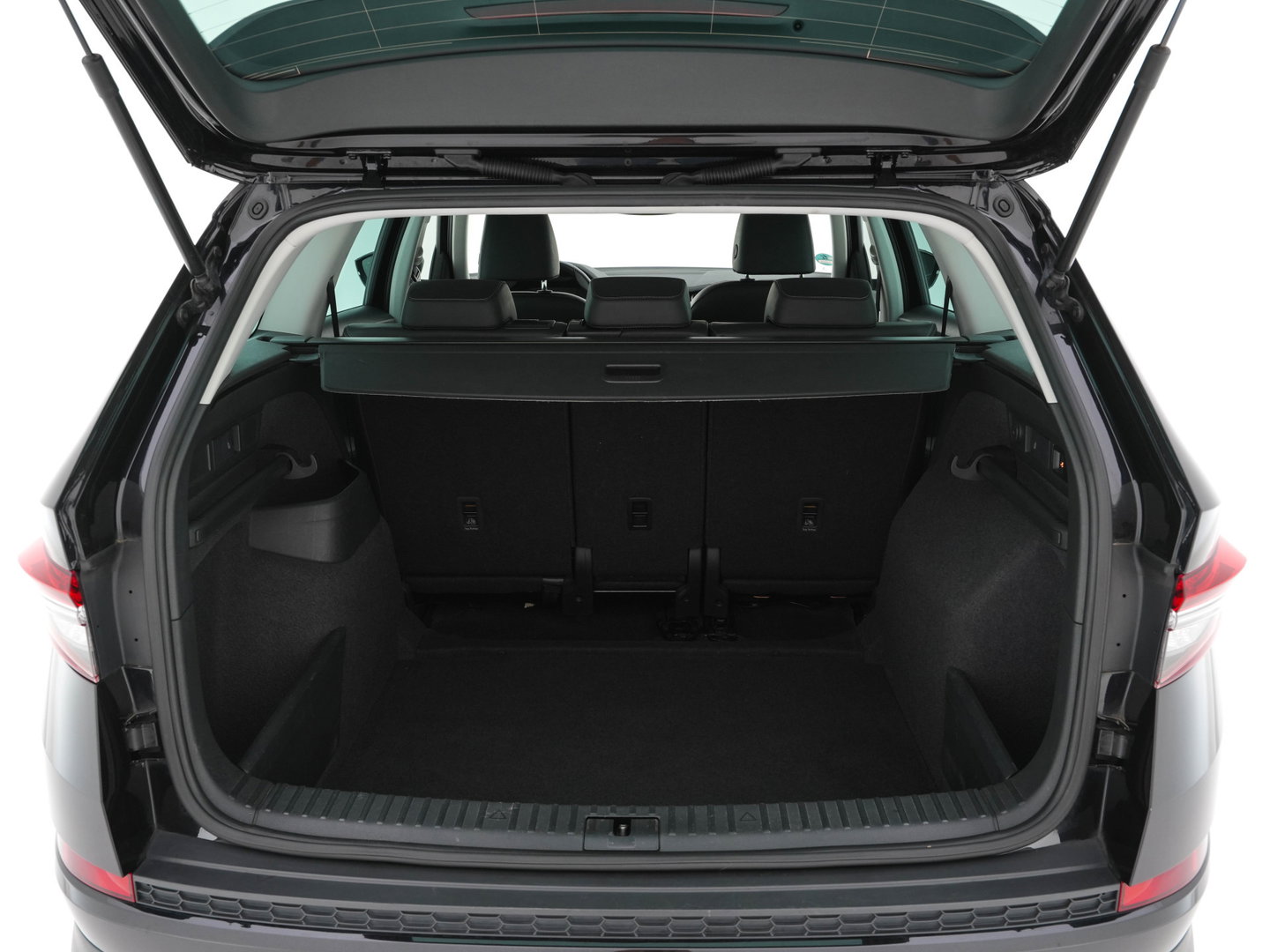 Škoda Kodiaq 1.5 TSI Business Edition (INCL-BTW) *LEATHER-FABRIC | FULL-LED | DIGI-COCKPIT | CAMERA | KEYLESS | DAB+ | NAVI-FULLMAP | SPORTSEATS | PRIVACY-GLASS | ECC | PDC | TOWBAR | CRUISE | 20''ALU*