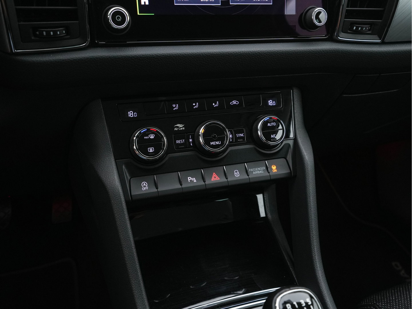 Škoda Kodiaq 1.5 TSI Business Edition (INCL-BTW) *LEATHER-FABRIC | FULL-LED | DIGI-COCKPIT | CAMERA | KEYLESS | DAB+ | NAVI-FULLMAP | SPORTSEATS | PRIVACY-GLASS | ECC | PDC | TOWBAR | CRUISE | 20''ALU*