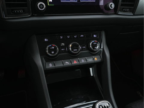 Škoda Kodiaq 1.5 TSI Business Edition (INCL-BTW) *LEATHER-FABRIC | FULL-LED | DIGI-COCKPIT | CAMERA | KEYLESS | DAB+ | NAVI-FULLMAP | SPORTSEATS | PRIVACY-GLASS | ECC | PDC | TOWBAR | CRUISE | 20''ALU*