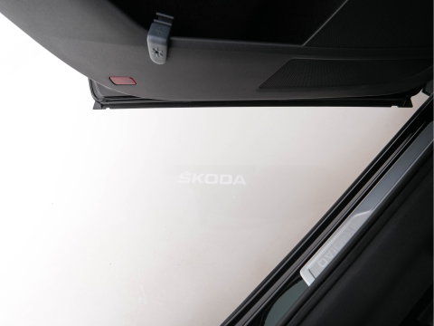 Škoda Kodiaq 1.5 TSI Business Edition (INCL-BTW) *LEATHER-FABRIC | FULL-LED | DIGI-COCKPIT | CAMERA | KEYLESS | DAB+ | NAVI-FULLMAP | SPORTSEATS | PRIVACY-GLASS | ECC | PDC | TOWBAR | CRUISE | 20''ALU*