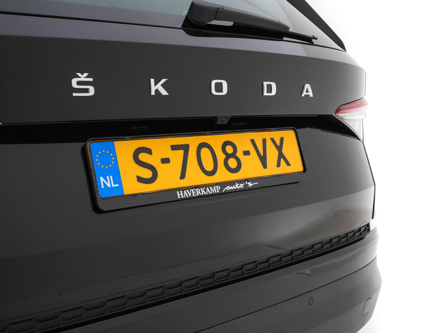 Škoda Kodiaq 1.5 TSI Business Edition (INCL-BTW) *LEATHER-FABRIC | FULL-LED | DIGI-COCKPIT | CAMERA | KEYLESS | DAB+ | NAVI-FULLMAP | SPORTSEATS | PRIVACY-GLASS | ECC | PDC | TOWBAR | CRUISE | 20''ALU*