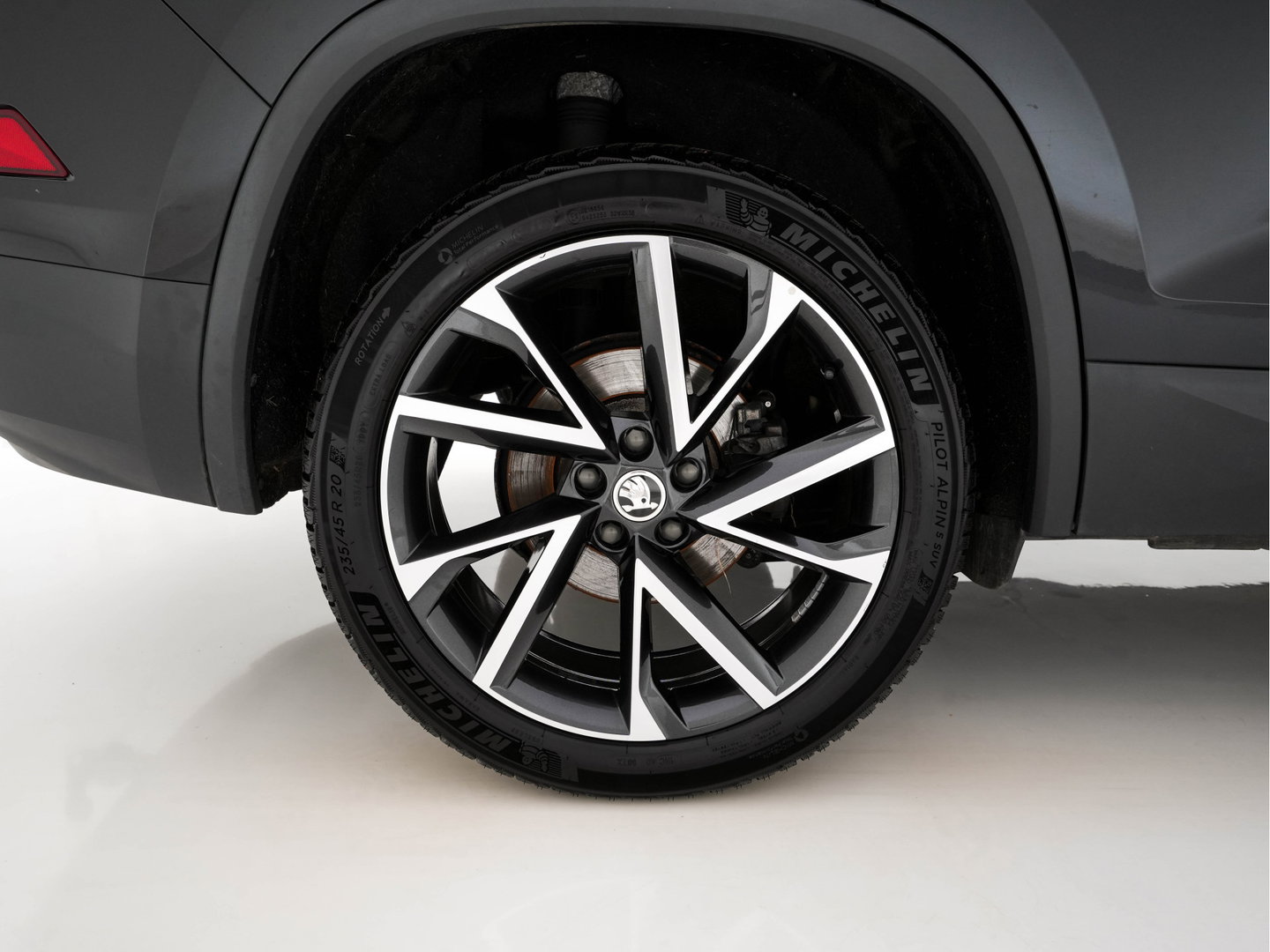 Škoda Kodiaq 1.5 TSI Business Edition (INCL-BTW) *LEATHER-FABRIC | FULL-LED | DIGI-COCKPIT | CAMERA | KEYLESS | DAB+ | NAVI-FULLMAP | SPORTSEATS | PRIVACY-GLASS | ECC | PDC | TOWBAR | CRUISE | 20''ALU*