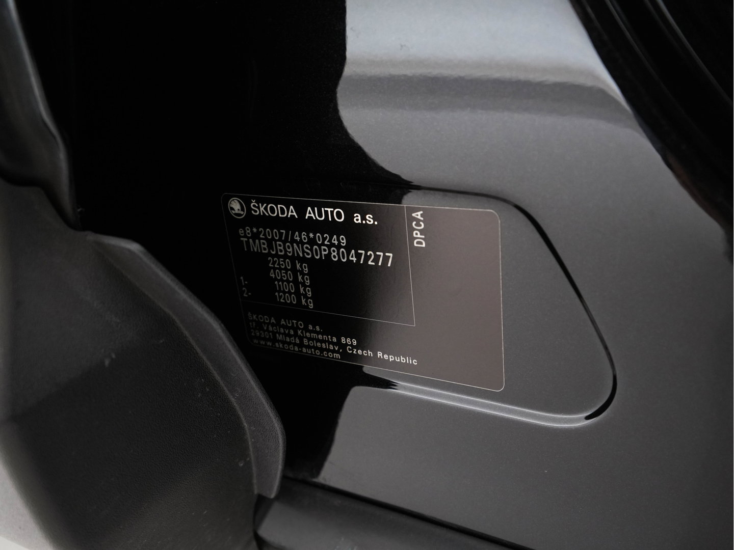 Škoda Kodiaq 1.5 TSI Business Edition (INCL-BTW) *LEATHER-FABRIC | FULL-LED | DIGI-COCKPIT | CAMERA | KEYLESS | DAB+ | NAVI-FULLMAP | SPORTSEATS | PRIVACY-GLASS | ECC | PDC | TOWBAR | CRUISE | 20''ALU*