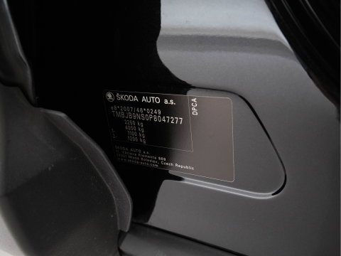 Škoda Kodiaq 1.5 TSI Business Edition (INCL-BTW) *LEATHER-FABRIC | FULL-LED | DIGI-COCKPIT | CAMERA | KEYLESS | DAB+ | NAVI-FULLMAP | SPORTSEATS | PRIVACY-GLASS | ECC | PDC | TOWBAR | CRUISE | 20''ALU*
