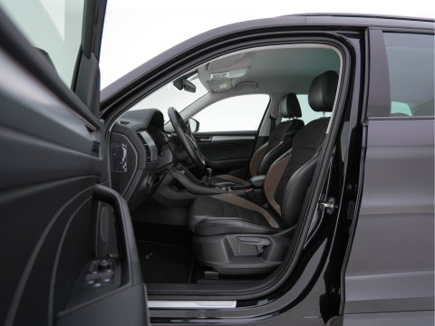 Škoda Kodiaq 1.5 TSI Business Edition (INCL-BTW) *LEATHER-FABRIC | FULL-LED | DIGI-COCKPIT | CAMERA | KEYLESS | DAB+ | NAVI-FULLMAP | SPORTSEATS | PRIVACY-GLASS | ECC | PDC | TOWBAR | CRUISE | 20''ALU*
