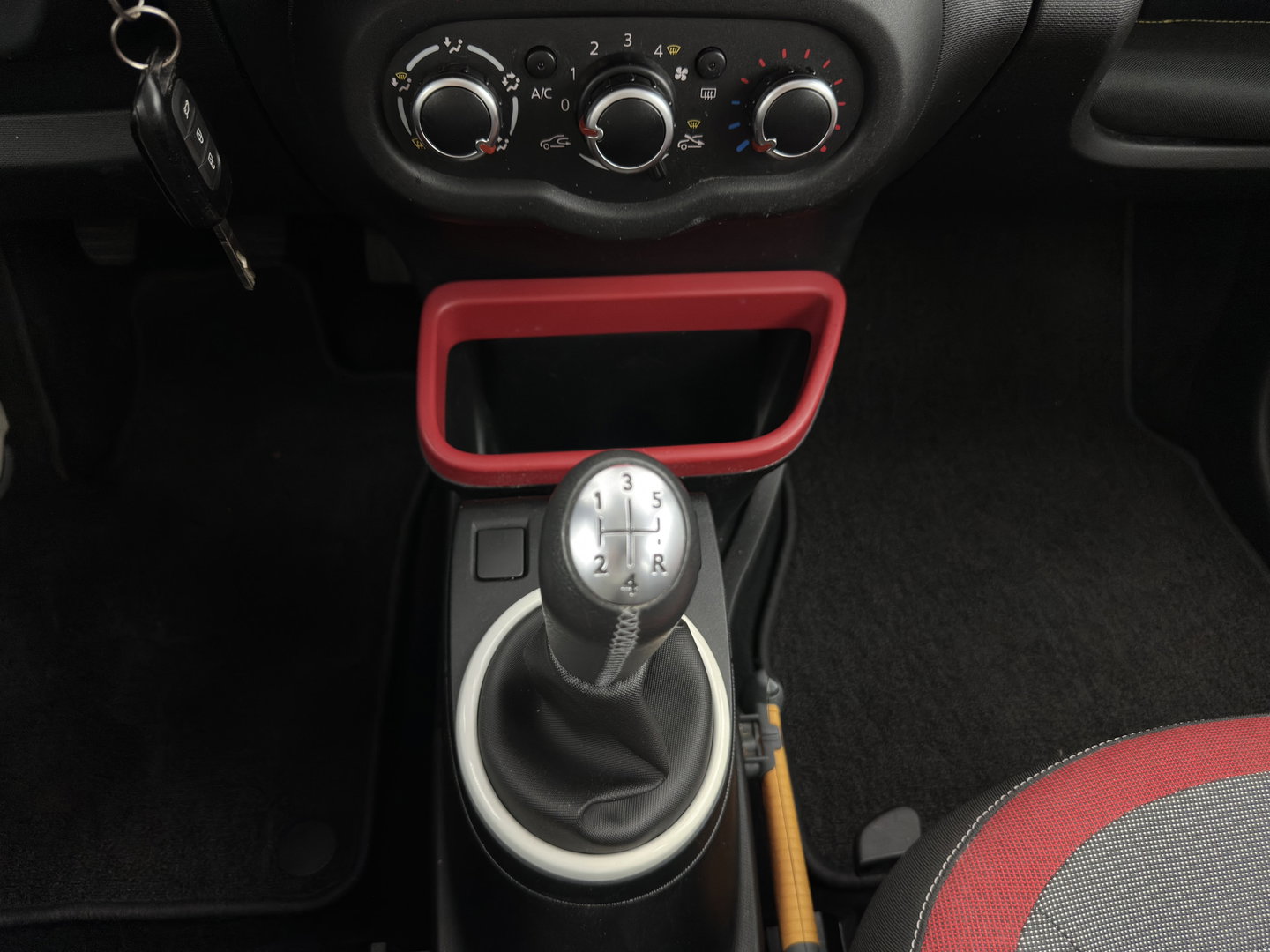 Renault Twingo 1.0 SCe Collection *AIRCO | COMFORTSEATS | DAB+ | 15''ALU*