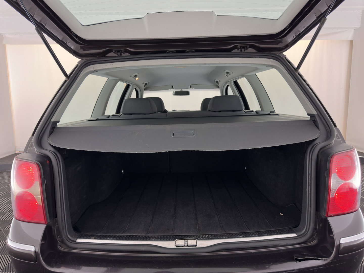 Volkswagen Passat Variant 1.6 Athene *AIRCO | CRUISE | PDC | COMFORTSEATS | TOWBAR | RADIO-CD |  15''ALU*