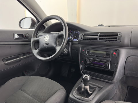 Volkswagen Passat Variant 1.6 Athene *AIRCO | CRUISE | PDC | COMFORTSEATS | TOWBAR | RADIO-CD |  15''ALU*