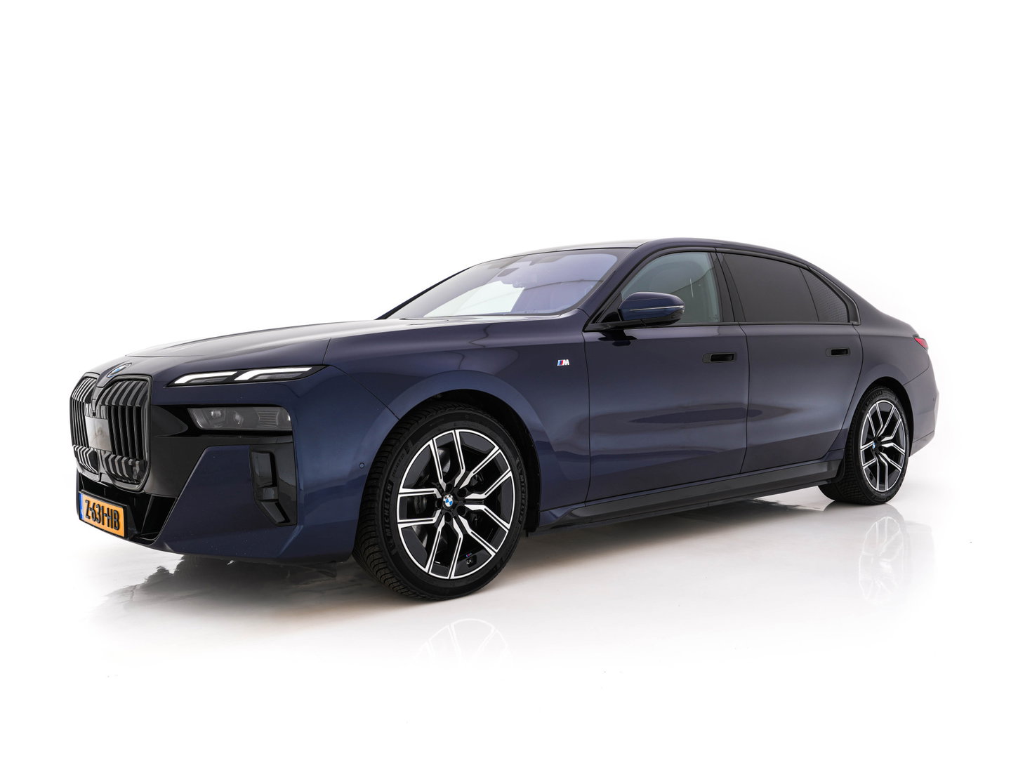 BMW i7 xDrive60 106 kWh M-Sportpack [3-Fase-11kW] {SoH-98%} (INCL-BTW) *PANO | LEATHER | FULL-LED | BLIND-SPOT | BOWERS&WILKINS | MEMORY-PACK | TOP-VIEW | VENTILATED/HEATED-COMFORTSEATS | SOFT-CLOSE | WIDE-DIGICOCKPIT | HEAD-UP | KEYLESS | ...