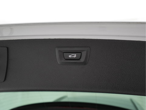 BMW 3 Serie Touring 330d xDrive M-Aerodynamica-Pack High-Executive Aut * LEATHER | NAVI-FULLMAP | XENON | HEATED-SPORTSEATS | SHIFT-PADDLES | PDC | PRIVACY-GLASS | KEYLESS | CAMERA | TOWBAR | 18''ALU*