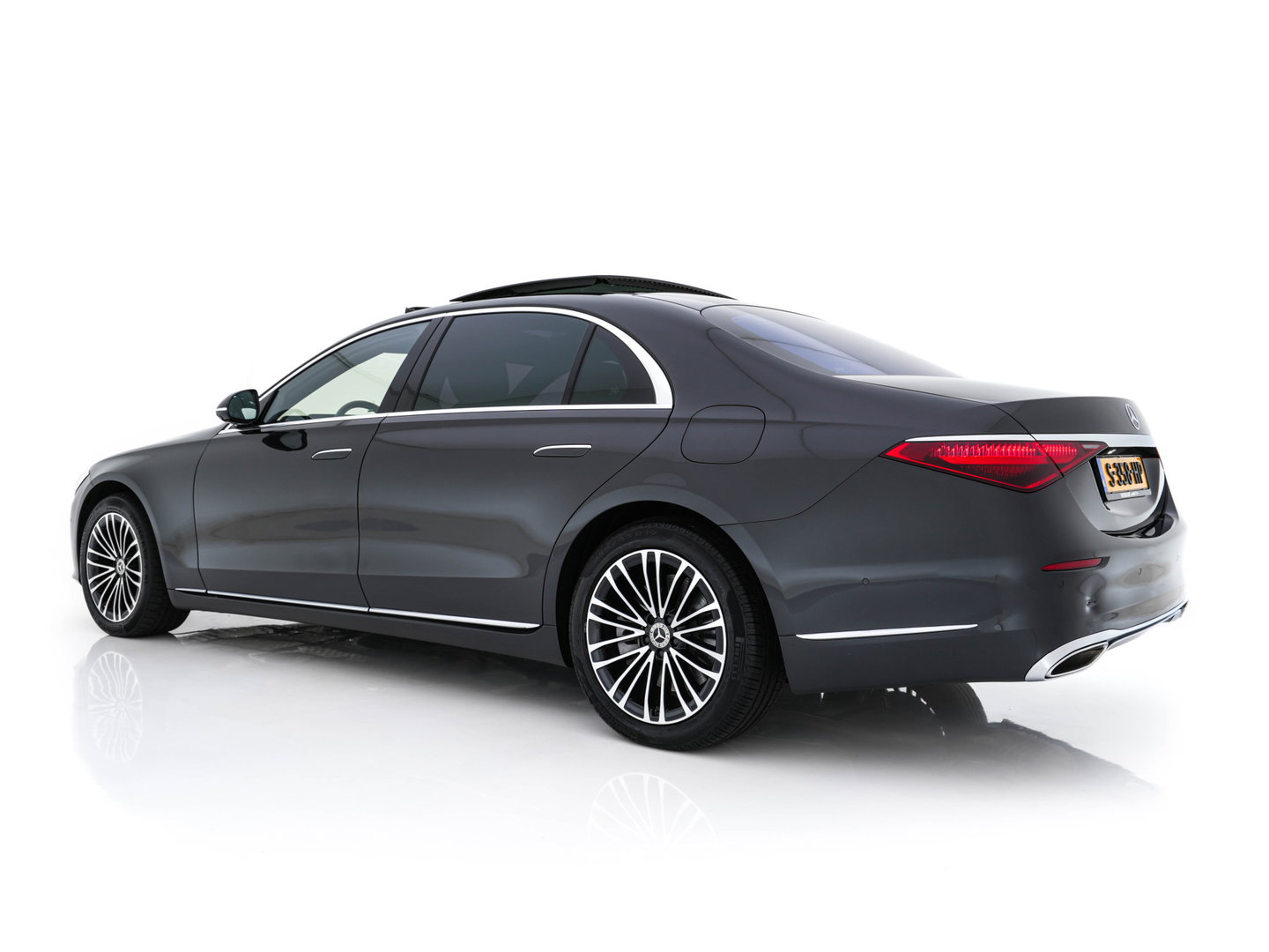 Mercedes-Benz S-Klasse 580 e 4MATIC Lang [ Plug-In ] (INCL-BTW) Aut. *PANO | NAVI-FULLMAP | DISTRONIC | BURMESTER-AUDIO | TOP-VIEW | KEYLESS | FULL-LED | DIGITAL-COCKPIT | AMBIENT-LIGHT | HEATED/VENTILATED-SEATS |...*