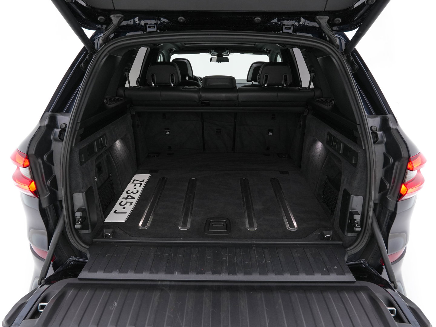 BMW X5 M50d M-Sportpack High Executive Aut. *PANO | HEAD-UP | LASER-LED | LEATHER | SOFT-CLOSE | ADAPTIVE-CRUISE | HARMAN/KARDON | BLIND-SPOT | MEMORY-PACK | TOP-VIEW | DIGI-COCKPIT | NAVI-FULLMAP | ECC | PDC | TOWBAR |