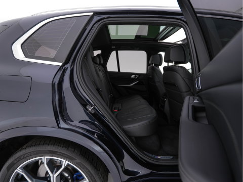 BMW X5 M50d M-Sportpack High Executive Aut. *PANO | HEAD-UP | LASER-LED | LEATHER | SOFT-CLOSE | ADAPTIVE-CRUISE | HARMAN/KARDON | BLIND-SPOT | MEMORY-PACK | TOP-VIEW | DIGI-COCKPIT | NAVI-FULLMAP | ECC | PDC | TOWBAR |