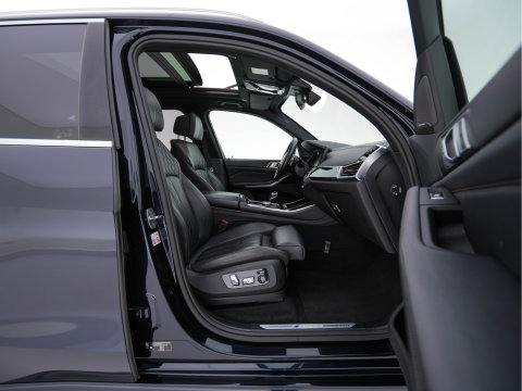 BMW X5 M50d M-Sportpack High Executive Aut. *PANO | HEAD-UP | LASER-LED | LEATHER | SOFT-CLOSE | ADAPTIVE-CRUISE | HARMAN/KARDON | BLIND-SPOT | MEMORY-PACK | TOP-VIEW | DIGI-COCKPIT | NAVI-FULLMAP | ECC | PDC | TOWBAR |