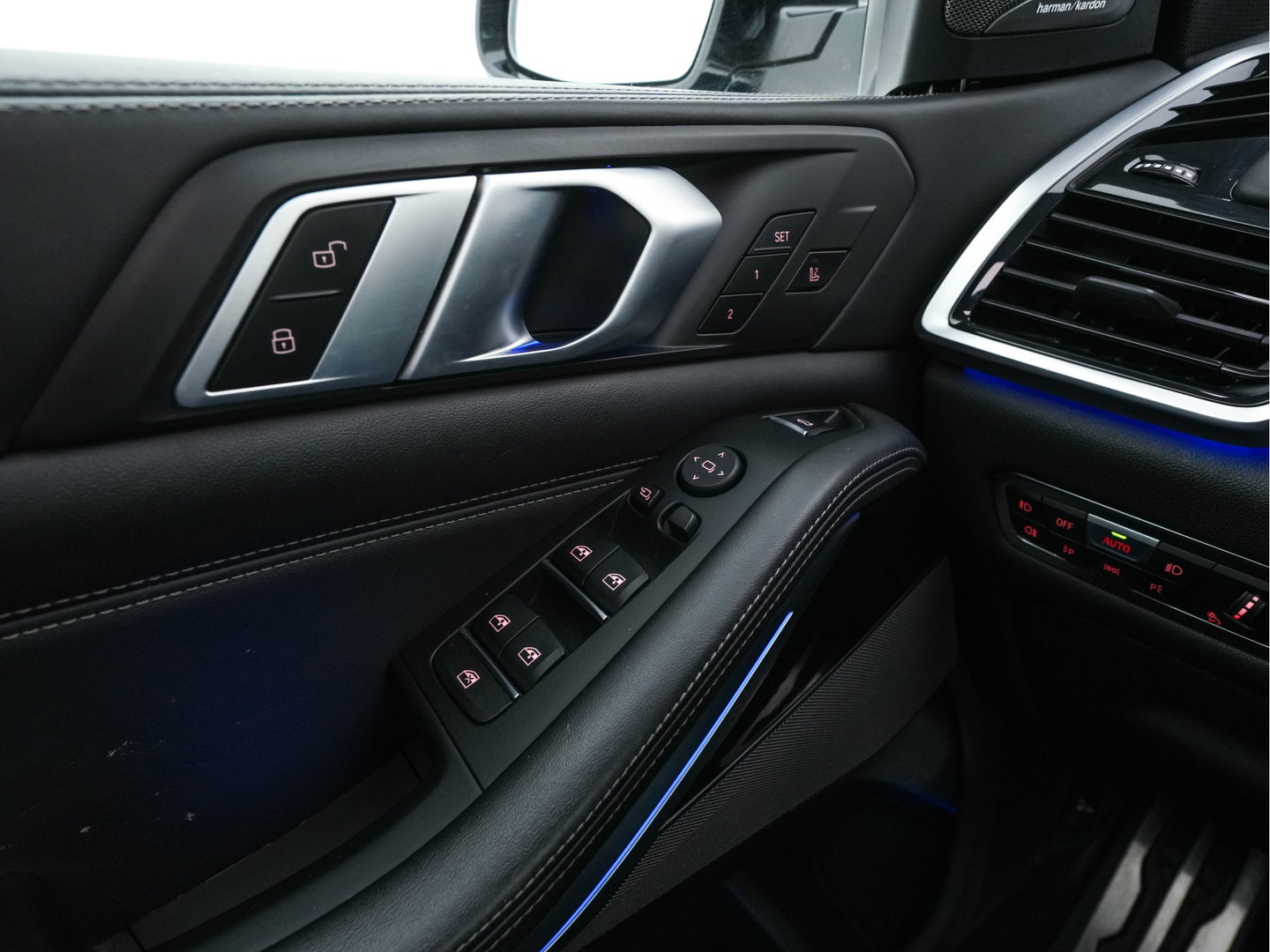 BMW X5 M50d M-Sportpack High Executive Aut. *PANO | HEAD-UP | LASER-LED | LEATHER | SOFT-CLOSE | ADAPTIVE-CRUISE | HARMAN/KARDON | BLIND-SPOT | MEMORY-PACK | TOP-VIEW | DIGI-COCKPIT | NAVI-FULLMAP | ECC | PDC | TOWBAR |