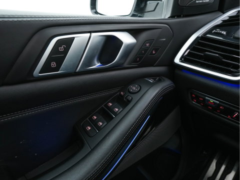 BMW X5 M50d M-Sportpack High Executive Aut. *PANO | HEAD-UP | LASER-LED | LEATHER | SOFT-CLOSE | ADAPTIVE-CRUISE | HARMAN/KARDON | BLIND-SPOT | MEMORY-PACK | TOP-VIEW | DIGI-COCKPIT | NAVI-FULLMAP | ECC | PDC | TOWBAR |