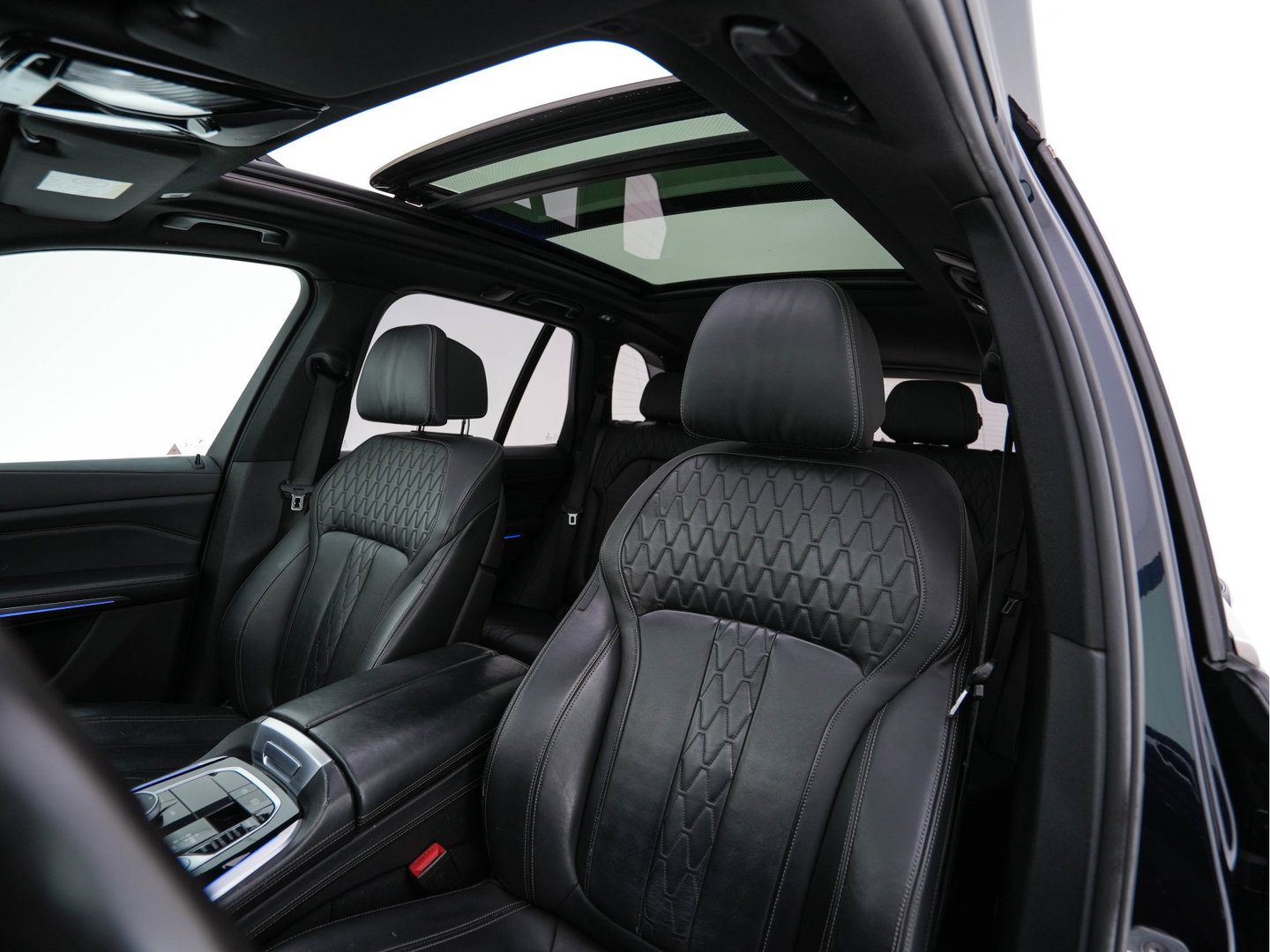 BMW X5 M50d M-Sportpack High Executive Aut. *PANO | HEAD-UP | LASER-LED | LEATHER | SOFT-CLOSE | ADAPTIVE-CRUISE | HARMAN/KARDON | BLIND-SPOT | MEMORY-PACK | TOP-VIEW | DIGI-COCKPIT | NAVI-FULLMAP | ECC | PDC | TOWBAR |