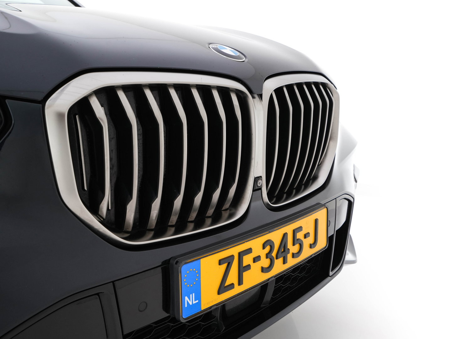 BMW X5 M50d M-Sportpack High Executive Aut. *PANO | HEAD-UP | LASER-LED | LEATHER | SOFT-CLOSE | ADAPTIVE-CRUISE | HARMAN/KARDON | BLIND-SPOT | MEMORY-PACK | TOP-VIEW | DIGI-COCKPIT | NAVI-FULLMAP | ECC | PDC | TOWBAR |
