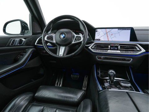 BMW X5 M50d M-Sportpack High Executive Aut. *PANO | HEAD-UP | LASER-LED | LEATHER | SOFT-CLOSE | ADAPTIVE-CRUISE | HARMAN/KARDON | BLIND-SPOT | MEMORY-PACK | TOP-VIEW | DIGI-COCKPIT | NAVI-FULLMAP | ECC | PDC | TOWBAR |