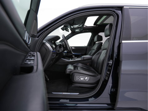 BMW X5 M50d M-Sportpack High Executive Aut. *PANO | HEAD-UP | LASER-LED | LEATHER | SOFT-CLOSE | ADAPTIVE-CRUISE | HARMAN/KARDON | BLIND-SPOT | MEMORY-PACK | TOP-VIEW | DIGI-COCKPIT | NAVI-FULLMAP | ECC | PDC | TOWBAR |