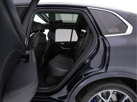 BMW X5 M50d M-Sportpack High Executive Aut. *PANO | HEAD-UP | LASER-LED | LEATHER | SOFT-CLOSE | ADAPTIVE-CRUISE | HARMAN/KARDON | BLIND-SPOT | MEMORY-PACK | TOP-VIEW | DIGI-COCKPIT | NAVI-FULLMAP | ECC | PDC | TOWBAR |