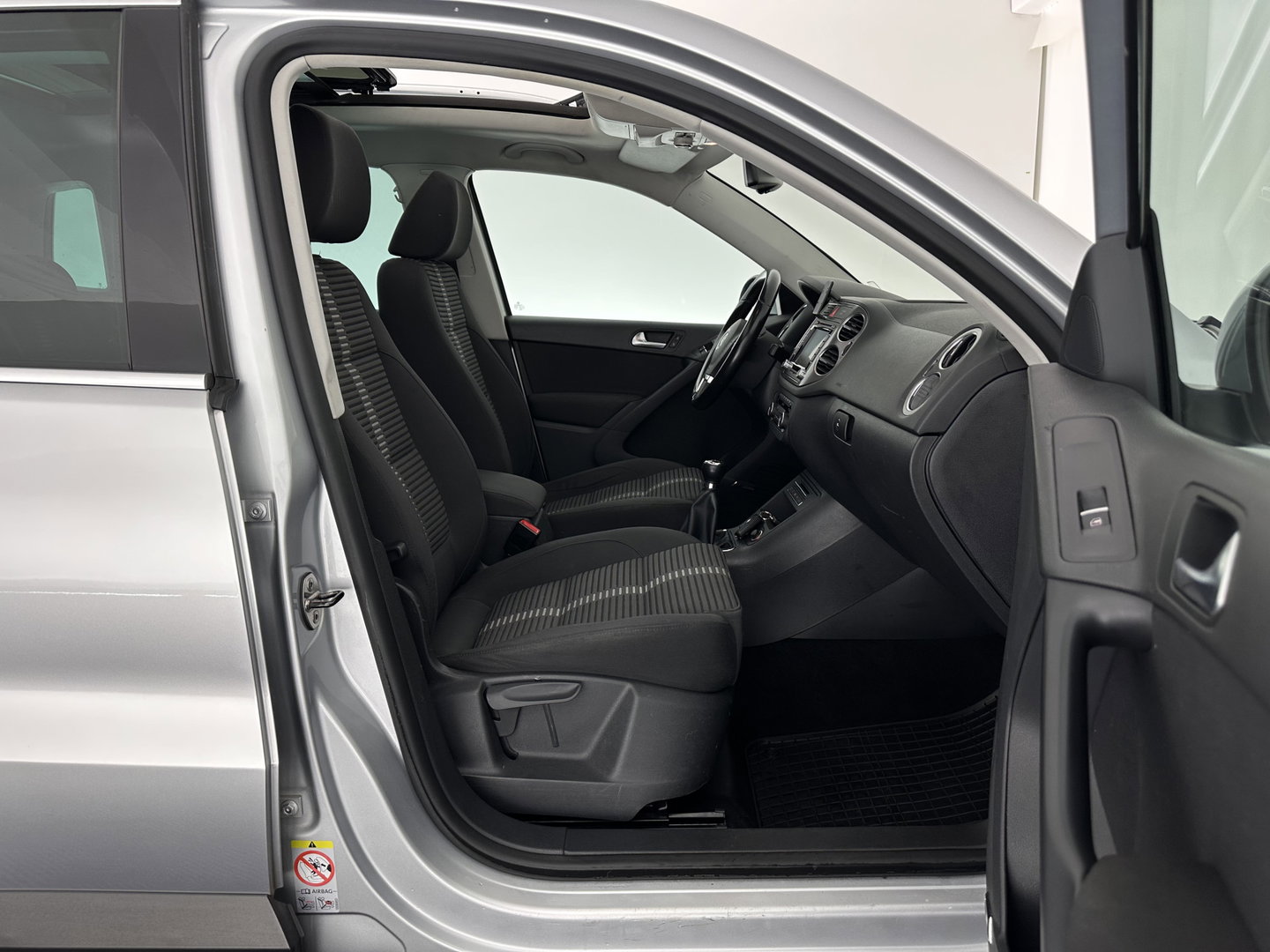 Volkswagen Tiguan 1.4 TSI Sport&Style *PANO | NAVI-FULLMAP | CAMERA | KEYLESS | HEATED-SPORTSEATS | ECC | PDC | CRUISE | PRIVACY-GLASS | 17''ALU*
